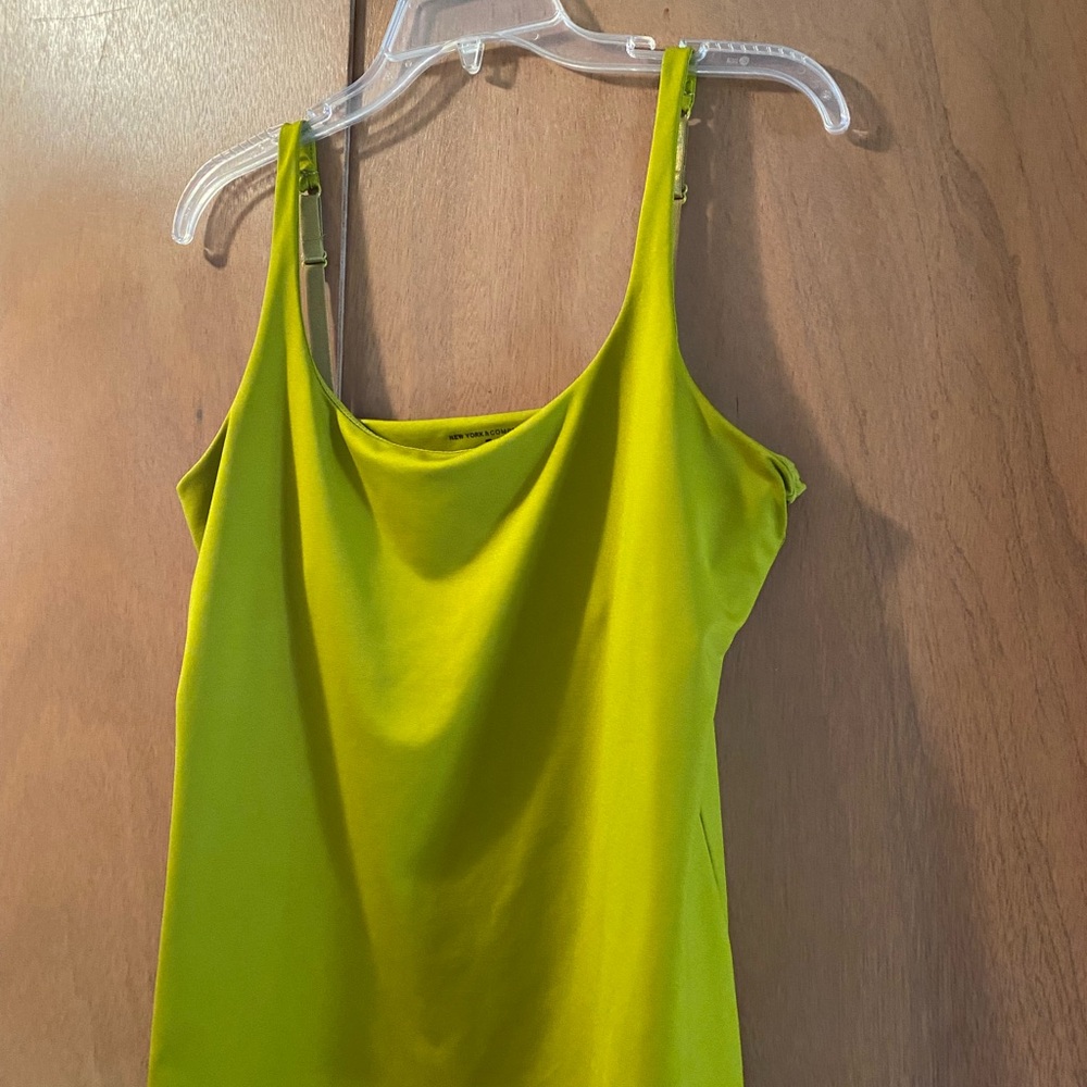 New York & Company Green Fitted Sleeveless Camisole